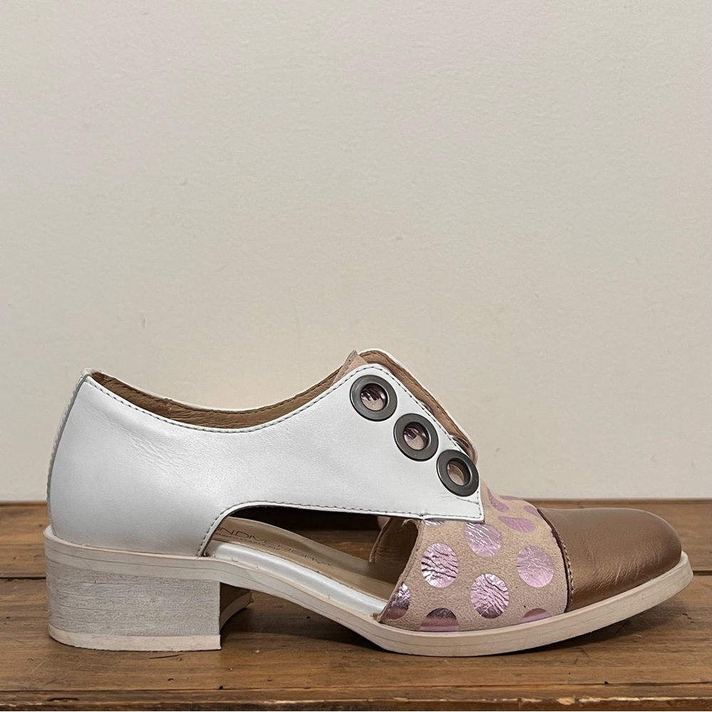Unity in Diversity Valley White Pink Polka Dot Oxford Shoes Artsy - Picture 5 of 12